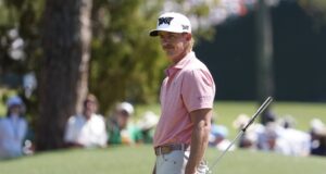 Jack Knapp (polegar) desiste do PGA Championship.