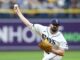 Jesse Scholtens lidera o Rays em um confronto com o Red Sox.