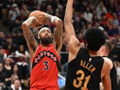 Brandon Ingram do Raptors em uma bota de caminhada antes do jogo 7