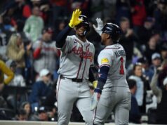 Os Braves se recuperaram de um buraco de 6 corridas, derrotando os Rockies em um HR tardio.