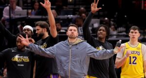 Lakers relatam ‘nenhuma mudança’ no status de Luka Donk para a série vs.