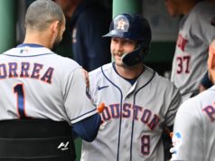 Astros e Red Sox vencem a série I após um primeiro mês difícil.