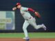 Aaron Nola, os Phillies eliminaram os Marlins para completar a vitória na série.
