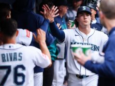 Atrás de Brian Waugh, os Mariners estão ansiosos para continuar dominando os Astros.