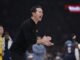 JJ Redick do Lakers e Austin Reaves rasgam o árbitro após derrota no jogo 2.