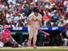 Kyle Schwarber e Bryce Harper ajudam Phillies a vencer Rockies.