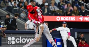 Jose Soriano dos Angels, Joe Adele derrotou os Blue Jays.