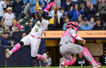 A explosão de Bryce Tarang ajuda os Brewers a varrer os Yankees.
