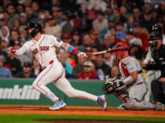 Red Sox SS Trevor Story passa por uma cirurgia de hérnia esportiva.