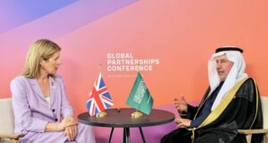 King Salman Center e Grã-Bretanha assinarão uma declaração para proteger as crianças em Gaza