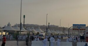 "Caminho para a autoridade"Mais de 79 mil veículos cruzaram as ruas de Meca no dia 7 de Dhu al-Hijjah. principal