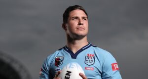 Ethan Strange começou o primeiro tempo com Mitchell Moses lesionado