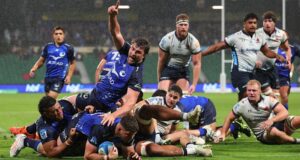 A terrível temporada dos Waratahs terminou com mais uma derrota e uma grave lesão para o astro