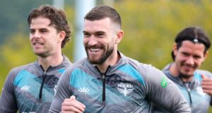Por que o azarado atacante da A-League se tornou um meme da Copa do Mundo