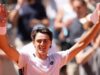 Adam Walton, da Austrália, surpreendeu o número 1 do mundo, Daniil Medvedev, em um thriller de Roland-Garros