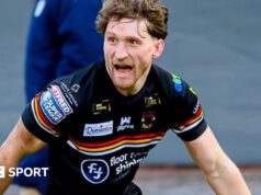 Super League: Bradford Bulls 16-14 Hull FC – Os anfitriões encerram uma seqüência de cinco derrotas consecutivas.