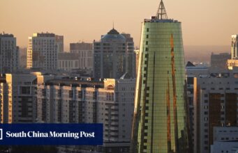 Hong Kong está bem posicionado para ajudar a Ásia Central a aumentar o comércio do yuan, afirma o principal banqueiro.