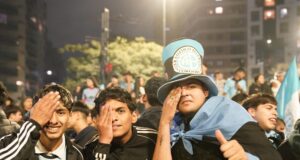 Milhares de torcedores do campeão Belgrano tomaram as ruas da capital provincial
