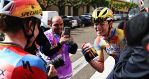 SD Worx-Protime compartilha a vitória na etapa da Vuelta Femenina enquanto a gestão da equipe lida com as ambições dos pilotos