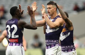 O pônei empinado dos Dockers é um pé no saco para os bombardeiros