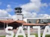 Eles encontram as duas meninas desaparecidas no aeroporto de Salta