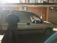 A van foi abandonada no Chaco após ser abandonada com as chaves
