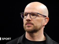 Mark Webster: Ex-campeão mundial de dardos e locutor revela diagnóstico raro de câncer