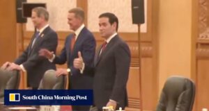 Enquanto Trump reformava a Casa Branca, Rubio destruiu o luxuoso teto do Salão de Pequim