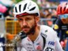 Adam Yates: Ciclista britânico ferido fora do Giro d’Italia após acidente de 30 pilotos