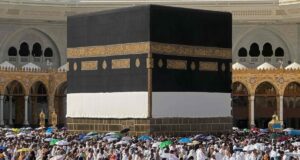 Apesar da guerra, a peregrinação do Hajj a Meca atrai mais visitantes do que em 2025