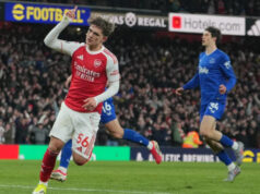 Campeão da Premier League com o Arsenal entrou no Guinness Book of Records