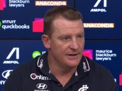 Voss renunciou ao cargo de técnico dos Blues