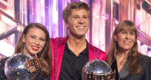 Robert Irwin e Terri Irwin atualizam Bindi Irwin sobre a batalha pela saúde