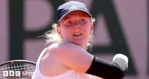 Resultados do Aberto da França 2026: Francesca Jones derrotada por Marie Bozkova