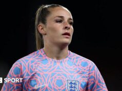 Seleção da Inglaterra: Ella Toon retorna para as eliminatórias da Copa do Mundo Feminina contra Espanha e Ucrânia.