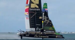 O proprietário da celebridade Ryan Reynolds junta-se às corridas SailGP