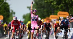 Giro d’Italia Feminino: Maglia rosa Elisa Balsamo acelera para a segunda vitória consecutiva na 2ª fase da fase de grupos.