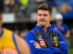 Mitchell Woodcock: O técnico da Costa Oeste, Andrew McQualter, precisa que os veteranos demitam os Eagles após a aposta na seleção