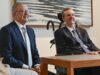 O primeiro-ministro Anthony Albanese presta homenagem ao ícone da AFL Neil Denier