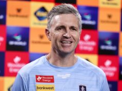O técnico do Wallaup (Fremantle) Dockers, Justin Longmire, descarta veementemente qualquer ligação com a vaga de Carlton.