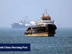 Besant dos EUA pede à China que ajude a abrir o Estreito de Ormuz