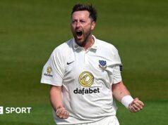 Ollie Robinson: jogador da Inglaterra em contato com Brendon McCullum e Rob Key enquanto ele perde os testes