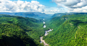 O Equador iniciou o fraturamento hidráulico na região amazônica, descrevendo-o como um “novo horizonte” para a produção de petróleo.