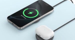 Você pode comprar dois carregadores sem fio Qi2 da Anker por menos de US $ 25