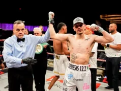 Brian Flores partiu para Jonathan Navarro no dia 18 de julho em San Bernardino.