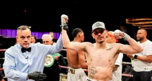 Brian Flores partiu para Jonathan Navarro no dia 18 de julho em San Bernardino.