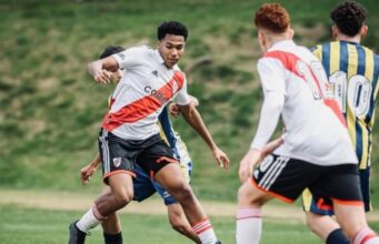 Quem é Jonathan Spiff? O artilheiro nigeriano que foi convocado por Coudet e pode estrear no River x Bragantino