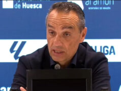 “Quando não é um, é o outro”, destaca Ultra aos seus jogadores; “são erros que não são cometidos por profissionais”.