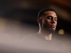 A equipe de David Benavidez nega qualquer conversa sobre parar a megaluta de Artur Beterbeef.