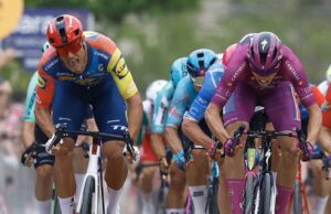 ‘Eu estava na hora errada’ – Decepcionado Jonathan Milan deixa a Bulgária de mãos vazias após duas vitórias no Giro d’Italia